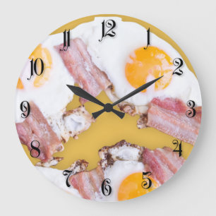 Grande Horloge Ronde Fried eggs with bacon