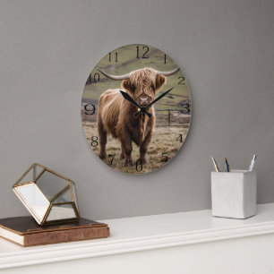 Grande Horloge Ronde **"Furry Majesty : The Woolly Brown Highland Cow"*