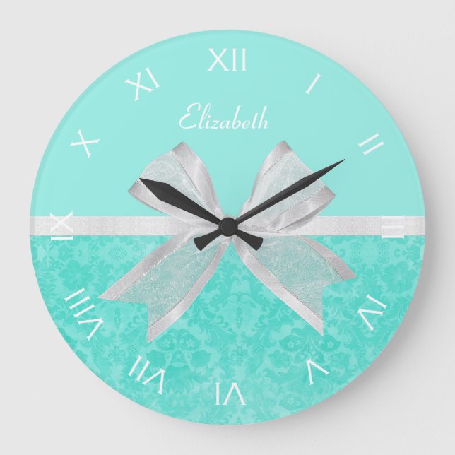 Grande Horloge Ronde Girl Aqua Turquoise Damask Ruban blanc avec nom (Recto)