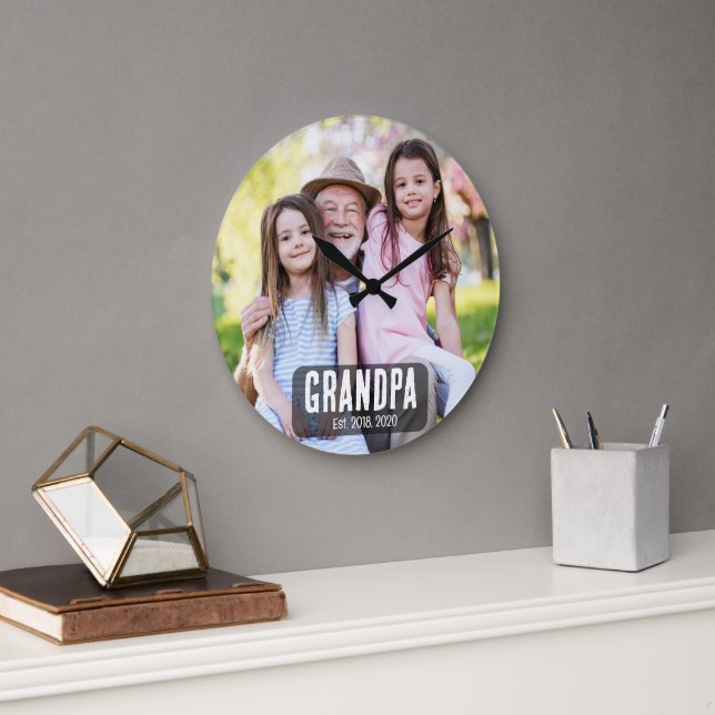 Grande Horloge Ronde Grandpa Est. White script photo (Bureau)