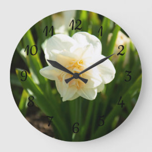 Grande Horloge Ronde Grands narcisses blancs par un jour de printemps