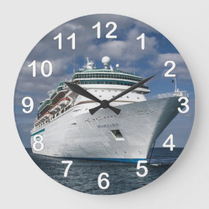 Grande Horloge Ronde Gros bateau de croisière blanc