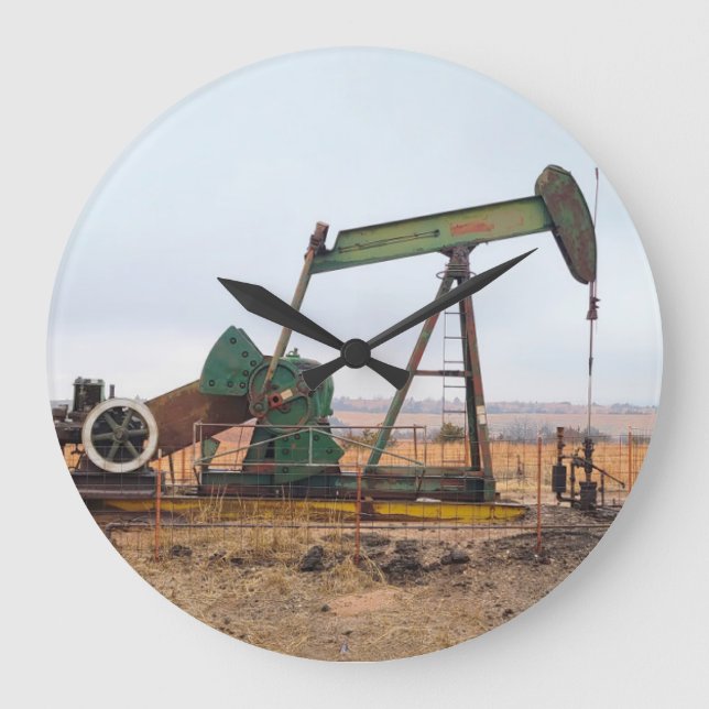 Grande Horloge Ronde Grosse valet verte dans un champ pétrolifère (Recto)