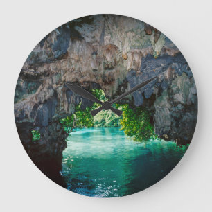 Grande Horloge Ronde Grotte De Bateaux À Airai, Palaos, Micronésie