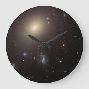 Grande Horloge Ronde Hubble illumine la grappe de diverses galaxies
