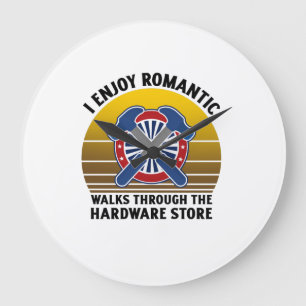 Grande Horloge Ronde I enjoy romantic walks through the hardware