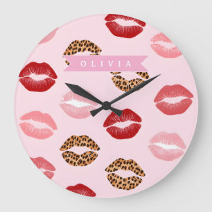Grande Horloge Ronde Imprimé léopard rose chic personnalisé sur les lèv