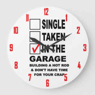 GRANDE HORLOGE RONDE IN THE GARAGE BUILDING A HOT ROD