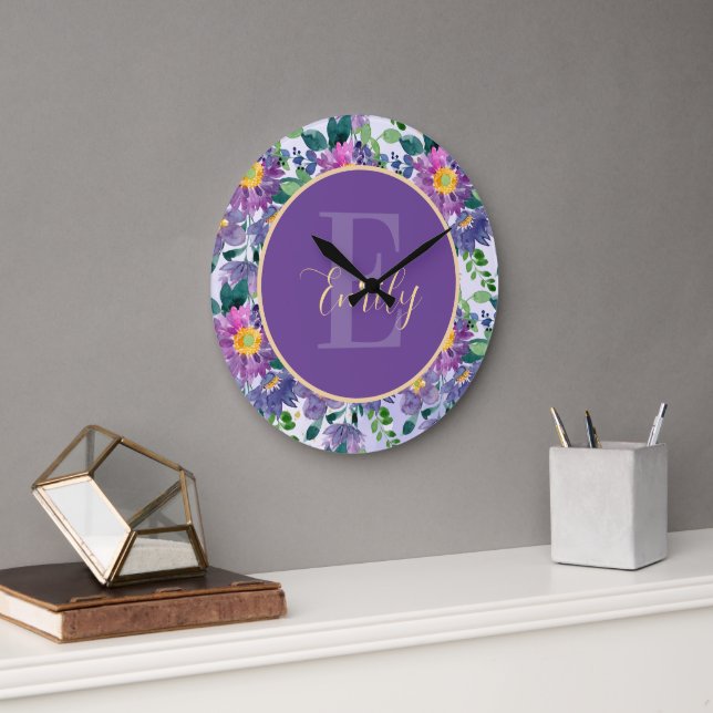 Grande Horloge Ronde Joli bleu violet Florals Monogramme (Bureau)