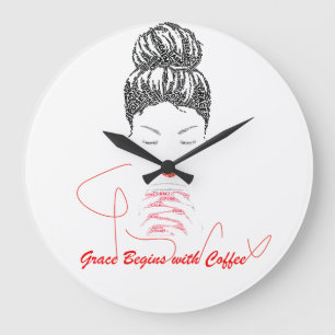 Grande Horloge Ronde La grâce commence avec la typographie du café