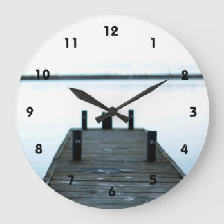 Grande Horloge Ronde lac et terrasse . Kingston, Ontario, Canada