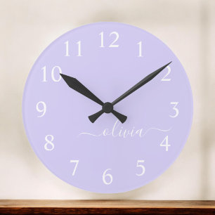 Grande Horloge Ronde Lavande Purple Script Moderne Fille Monogramme Nom