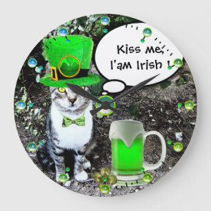GRANDE HORLOGE RONDE LE JOUR DE SAINT PATRICK CAT WITH GREEN IRISH
