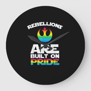 Grande Horloge Ronde _Les Rébellions Sont Bâties Sur Pride_ T-Shirt Gay