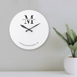 Grande Horloge Ronde Logo d'entreprise minimaliste Entreprise Cadeau d'<br><div class="desc">Conception minimaliste de l'horloge murale d'entreprise, avec un design simple en noir et blanc avec espace pour votre monogramme ou logo. Cette conception entièrement modifiable vous permet de modifier tout le texte et toutes les couleurs pour créer une horloge personnalisée de votre entreprise. Un excellent moyen de promouvoir votre entreprise...</div>