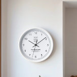 Grande Horloge Ronde Logo minimaliste personnalisé de la société promot<br><div class="desc">Ce garde-temps minimaliste allie harmonieusement esthétique moderne et fonctionnalité. Il présente le logo de votre entreprise dans la moitié supérieure, complété par des numéros d'horloge noirs élégants, tous encadrés par d'élégants cercles gris. Le nom de votre entreprise, le slogan et les détails de votre site Web sont affichés bien dans...</div>
