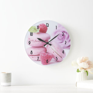 Grande Horloge Ronde Macarons framboises roses Pâtisserie française Pho