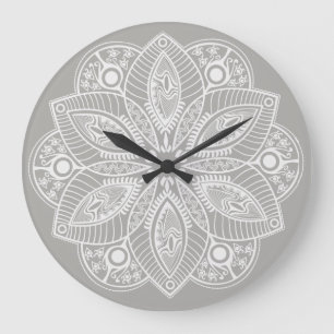Grande Horloge Ronde Mandala blanc exotique sur Arrière - plan gris