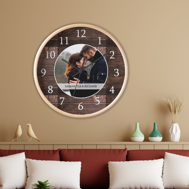 Grande Horloge Ronde Mariage de bois rustique Anniversaire Photo person (Rustic Wood Wedding Anniversary Custom Photo Large Clock - 5th wedding anniversary gift idea)