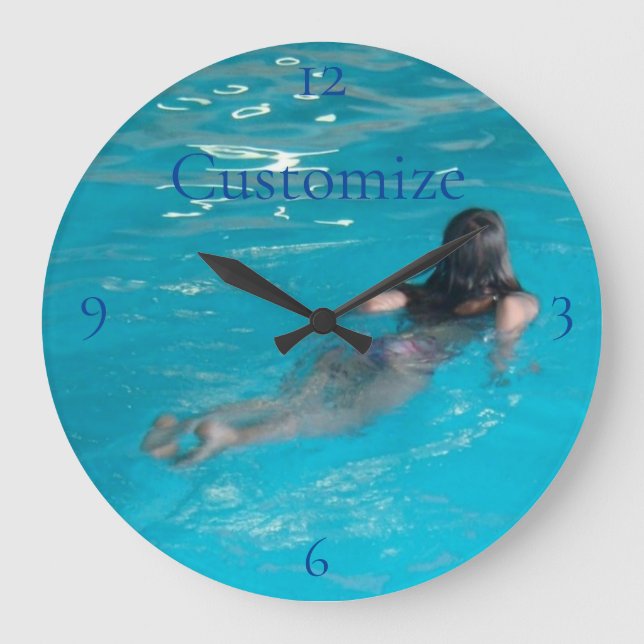 Grande Horloge Ronde Modèle féminin natation Thunder_Cove (Recto)