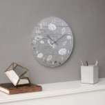 Grande Horloge Ronde Modern beach<br><div class="desc">Modern summer ocean beach clock with driftwood background and seashells.</div>