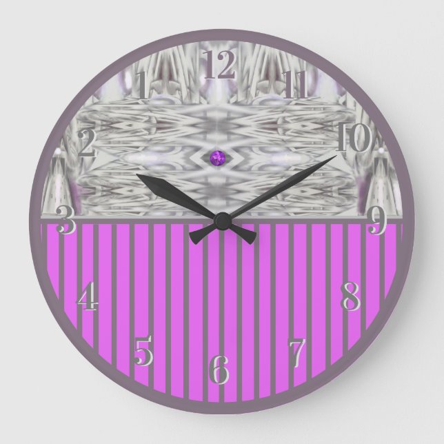 Grande Horloge Ronde Motif de diamant dans la cadenas violette (Recto)