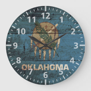 Grande Horloge Ronde Oklahoma State Flag on Old Wood