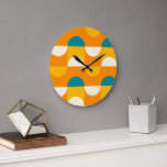 Grande Horloge Ronde Orange Jaune foncé Turquoise Bleu Vert Rétro Motif<br><div class="desc">Beau orange contemporain, rouge corail, taupe mauve et crème ivoire cercles géométriques et demi-cercles motif sur un arrière - plan rose vif. Elégant, élégant et éclectique design minimalisme pour le décorateur artistique, décorateur artistique, branché populaire, style d'art rétro vintage ou abstrait amateur de motifs géométriques numériques. Associez ce design à...</div>