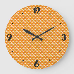 Grande Horloge Ronde Orange sorbet, aspect émail, grille cloutée