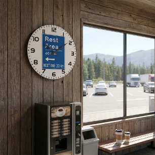 Grande Horloge Ronde Panneau de signalisation d'aire de repos à 400m à