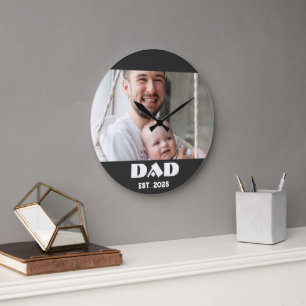 Grande Horloge Ronde Papa Noir Blanc Établit Photo Audacieuse