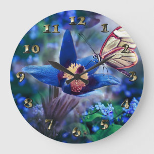 Grande Horloge Ronde Papillon de printemps sur la fleur bleue