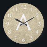 Grande Horloge Ronde Parties scintillant d'étincelle d'or Nom et initia<br><div class="desc">Parties scintillant à étincelle d'or Nom du monogramme et horloge murale de service initial. L'horloge murale est le cadeau parfait pour quelqu'un qui aime la parties scintillant brillante argentée.</div>