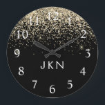 Grande Horloge Ronde Parties scintillant Noir Or Monogramme Initiales F<br><div class="desc">Parties scintillant à étincelle noire et or brossé Monogramme Nom Horloge. Cela rend le cadeau parfait pour 16 ans,  mariage,  douche nuptiale,  anniversaire,  baby shower ou bachelorette pour quelqu'un qui aime le luxe glam et les styles chic.</div>