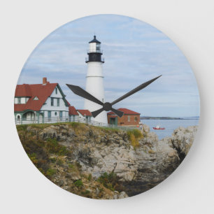 Grande Horloge Ronde Phare de Portland Headlight sur une côte rocheuse
