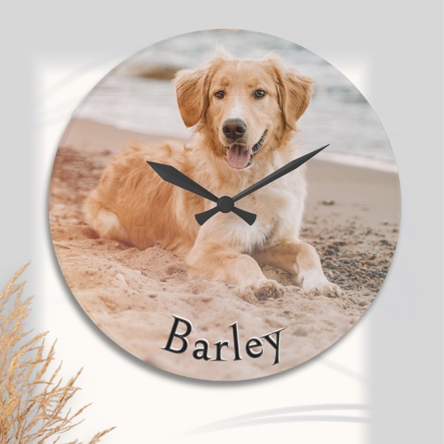 Grande Horloge Ronde Photo de chien Nom personnalisé Photo de animal de (A stylish wall clock with custom pet photo and name)
