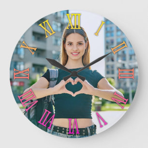 Grande Horloge Ronde Photo Féminin Numéros Romains Ombré Jaune Magenta