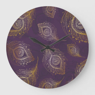 Grande Horloge Ronde Plumes de paon or, arrière - plan violet.