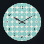 Grande Horloge Ronde Plutôt Turquoise Aqua Turquoise Blue Circles Disqu<br><div class="desc">Plutôt Turquoise Aqua Turquoise Blue Circles Disques Textured Buttons Motif. "bleu" "cercles" "disques" "boutons texturés" "girly" "jolie" "aqua" "turquoise" "turquoise" "puces de poker" "motif" "jolis motifs" "fun" "pastel" "printemps" "été" "couleur" "coloré" "motifs géométriques"</div>