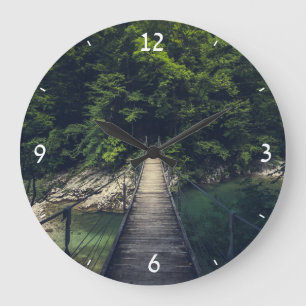 Grande Horloge Ronde Pont suspendu simple rivière Idrijca, Slovénie