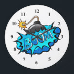Grande Horloge Ronde Pop Art Comic Style Bomb Boom!<br><div class="desc">Cette bande dessinée rétro Boom! est parfaite pour tout collectionneur de super héros ou fan boy. Les graphismes brillants ont des lignes dures et des couleurs audacieuses.</div>