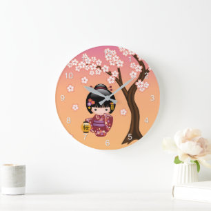 Grande Horloge Ronde Poupée Kokeshi Sakura - Fille Geisha sur Pêche