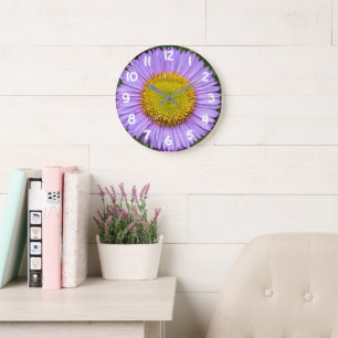 Grande Horloge Ronde Purple Fleabane Daisy avec chiffres blancs Floral