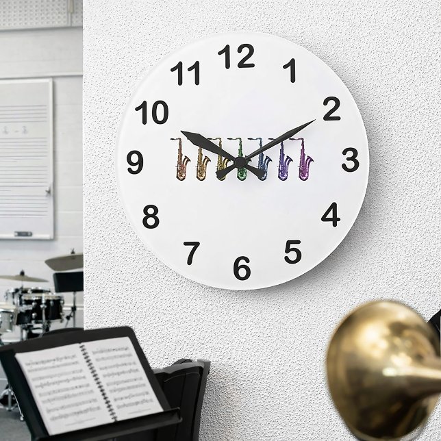 Grande Horloge Ronde Rainbow Tenor Saxophone Colorful Musical Instrumen (A clock with a line of rainbow saxophones and black numbers.)