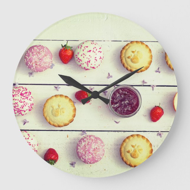 Grande Horloge Ronde Retro kitchen clock with cupcakes and strawberries (Recto)