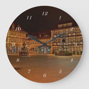 Grande Horloge Ronde Runde Wanduhr Marktplatz Wernigerode bei Nacht