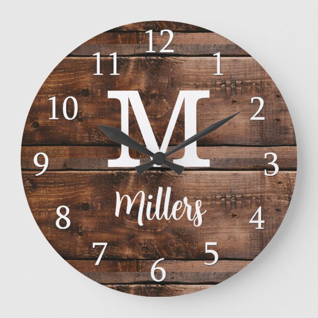 Grande Horloge Ronde Rustic Brown Wood Script Nom de famille Monogrammé (Recto)