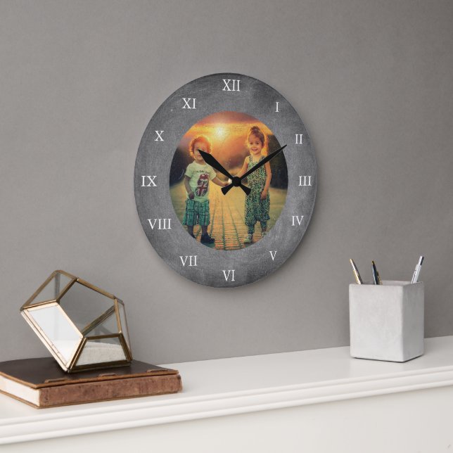 Grande Horloge Ronde Rustic chalkboard custom family photo (Bureau)