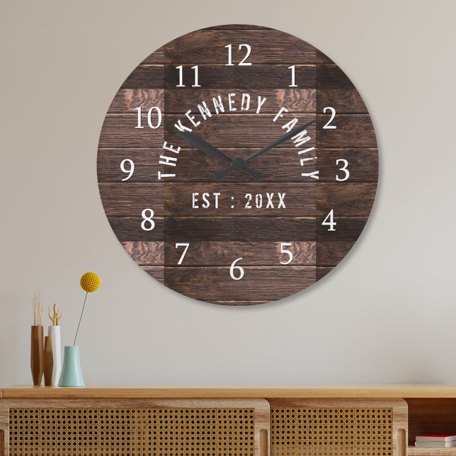 Grande Horloge Ronde Rustic Country Farmhouse Nom de famille Wood (Rustic Country Farmhouse Family Name Wood Large Clock)