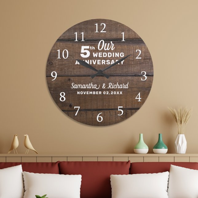 Grande Horloge Ronde Rustic Dark Brown Wood 5e anniversaire Mariage (Rustic Dark Brown Wood 5th Wedding Anniversary Large Clock)